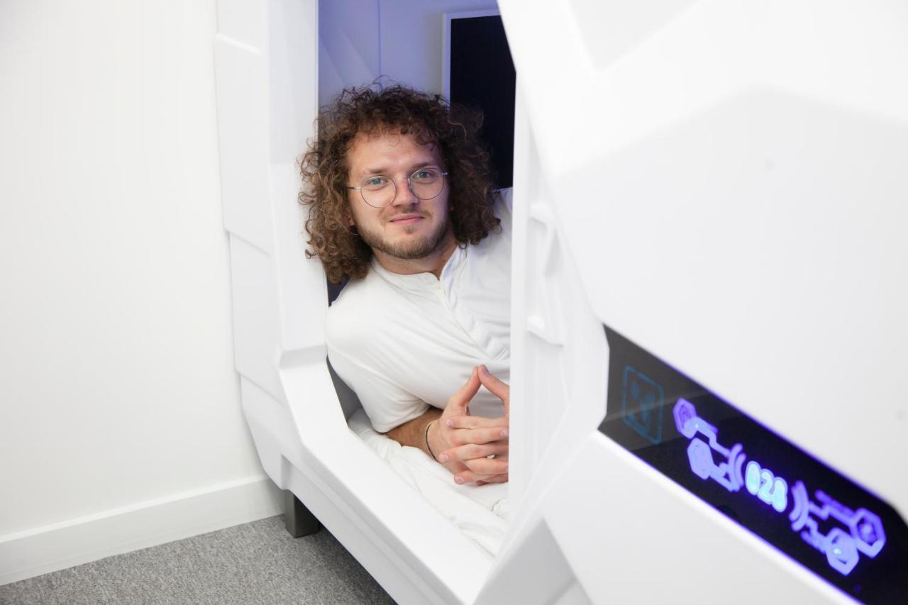 Av-1 Capsule Hotel เคียฟ ภายนอก รูปภาพ