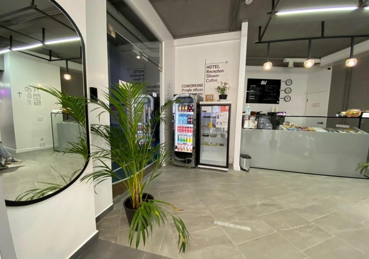 Av-1 Capsule Hotel เคียฟ ภายนอก รูปภาพ