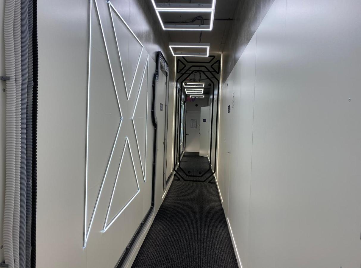 Av-1 Capsule Hotel เคียฟ ภายนอก รูปภาพ