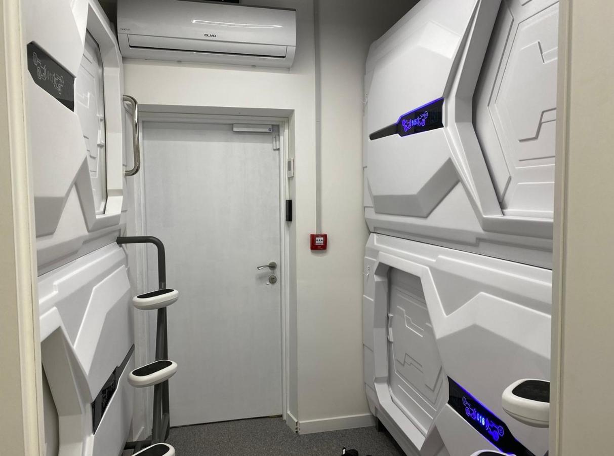 Av-1 Capsule Hotel เคียฟ ภายนอก รูปภาพ