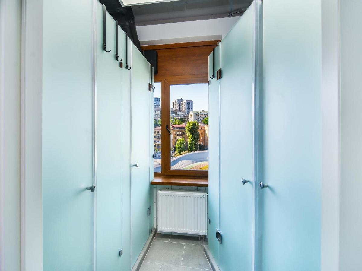Av-1 Capsule Hotel เคียฟ ภายนอก รูปภาพ