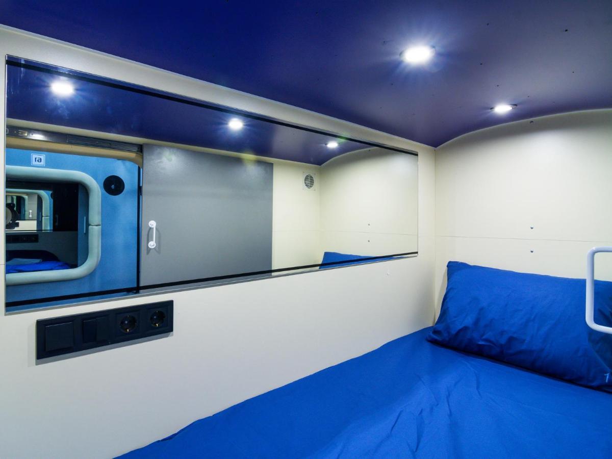 Av-1 Capsule Hotel เคียฟ ภายนอก รูปภาพ
