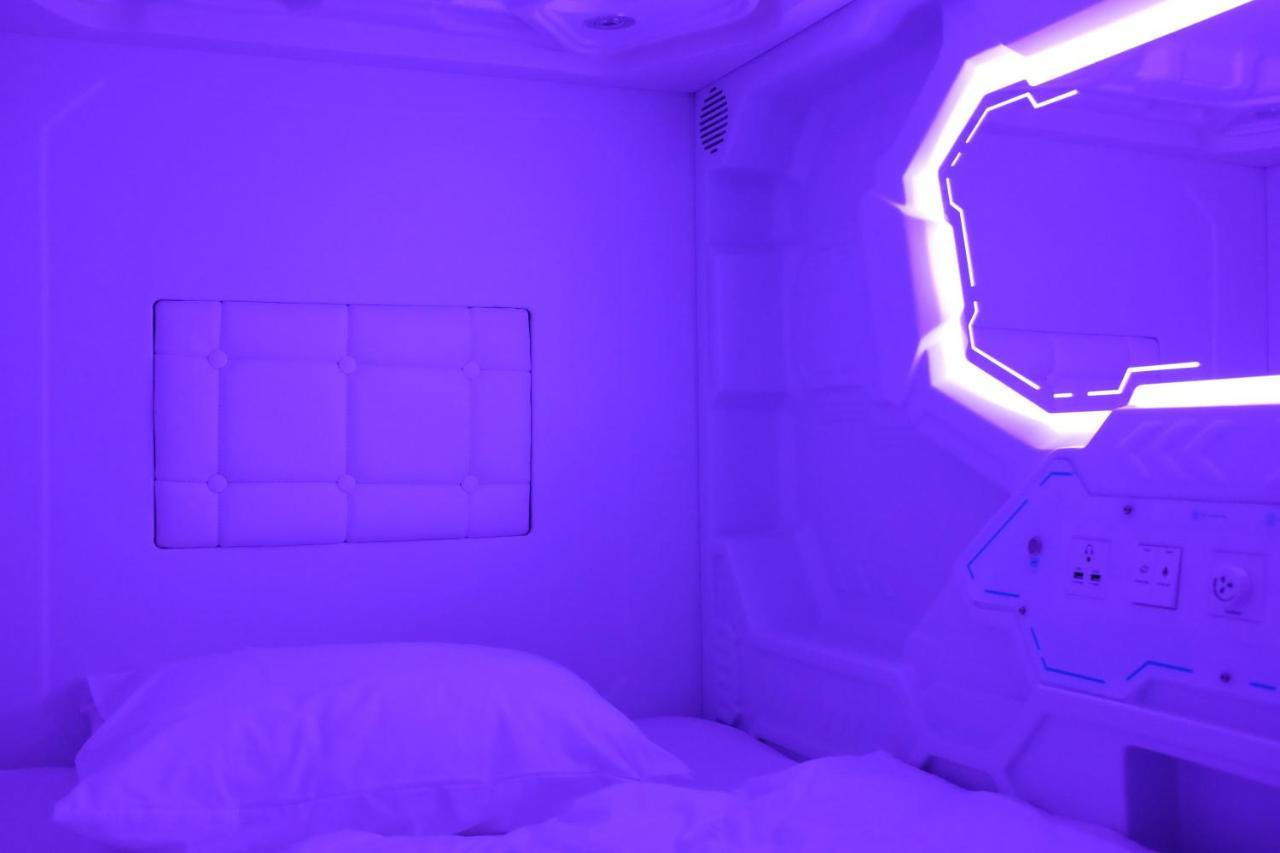 Av-1 Capsule Hotel เคียฟ ภายนอก รูปภาพ